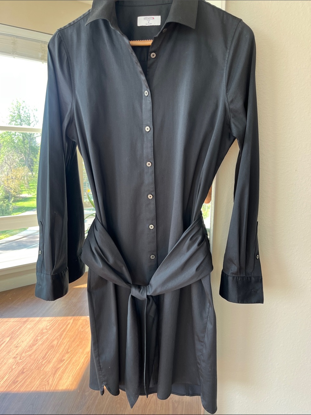 UNTUCKit Angelina Black Cotton Shirtdress with stretch - like new - Picture 2 of 15